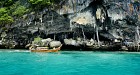 เที่ยวหมู่เกาะพีพีและเกาะไผ่ด้วยเรือสปีดโบ้ทอย่างดี เดย์ทริป จากกระบี่