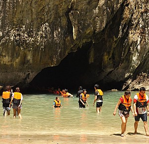 Emerald Cave and 3 islands of Trang One Day Tour by Big Boat