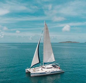 YACHT CHARTER TO CORAL ISLAND - 4 Hours