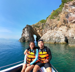 Discovering Samed Island by speedboat