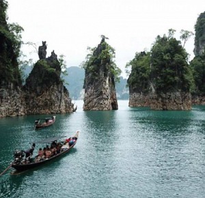 อุทยานแห่งชาติเขาสก และ เขื่อนเชี่ยวหลาน