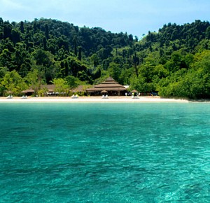 Stay on Nyaung Oo Phee island for 2 night in a comfy fan tent(C.A.)