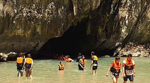 Emerald Cave and 3 islands of Trang One Day Tour by Speedboat